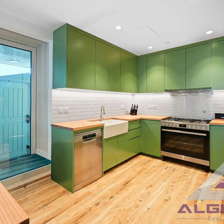Luxury Terrace | Upgraded | Large | High Floor