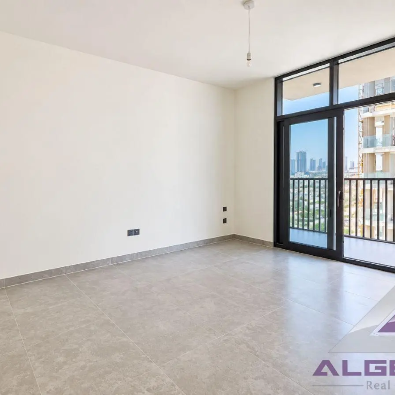Largest Studio | High Floor | Corner Unit