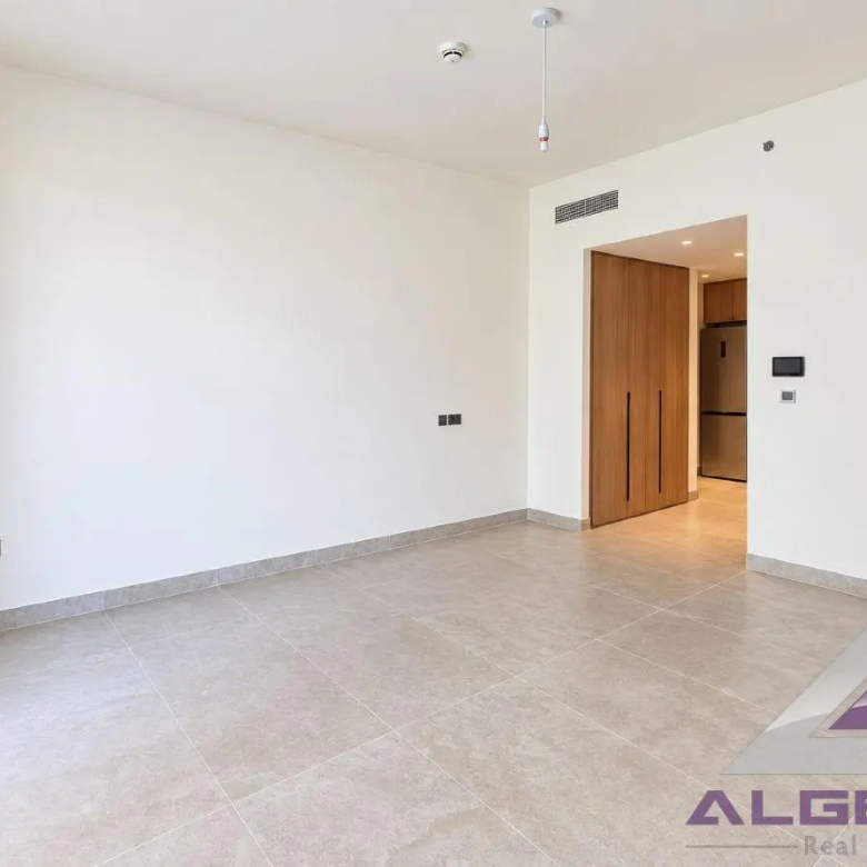 Largest Studio | High Floor | Corner Unit