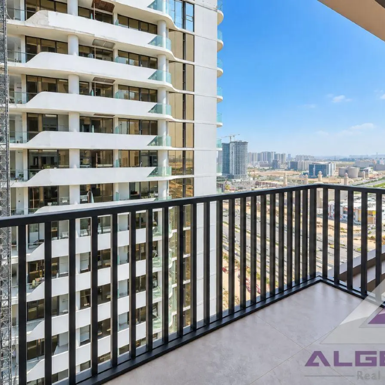 Largest Studio | High Floor | Corner Unit
